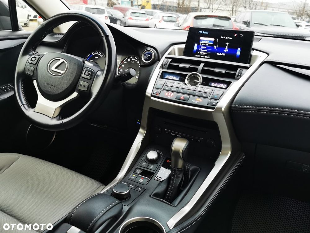 Lexus NX 300h Elite AWD - 11