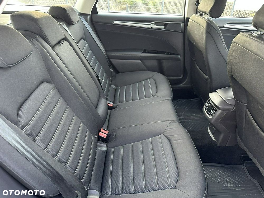 Ford Mondeo 2.0 EcoBlue Titanium - 28