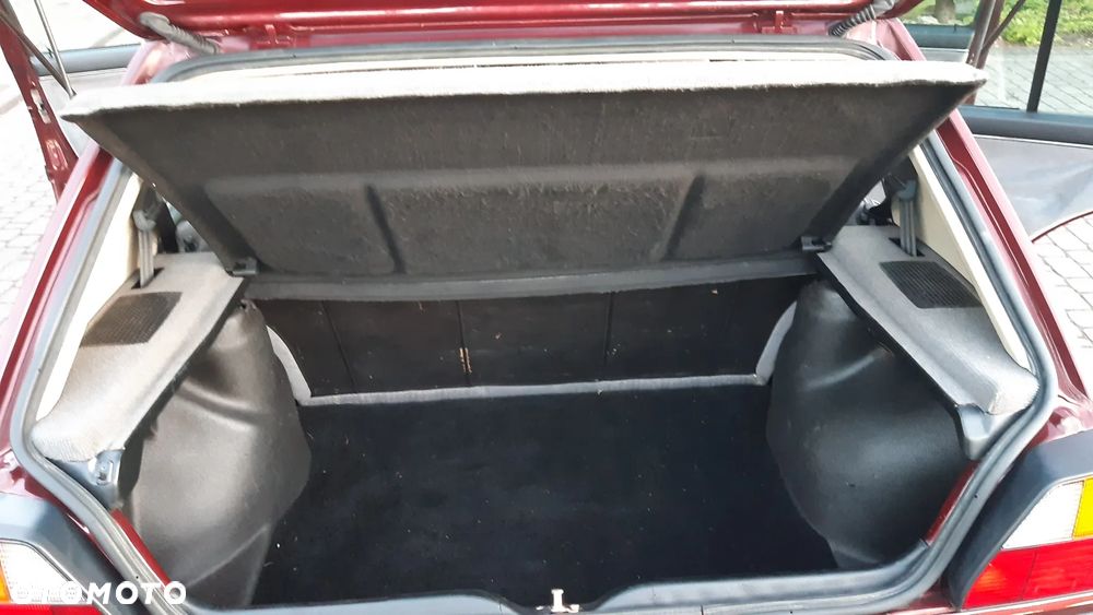 Volkswagen Golf 1.8 GL - 16