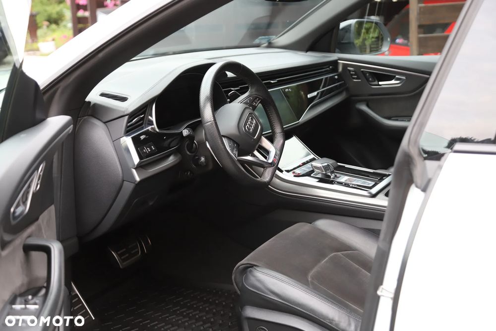 Audi RS Q8 - 11
