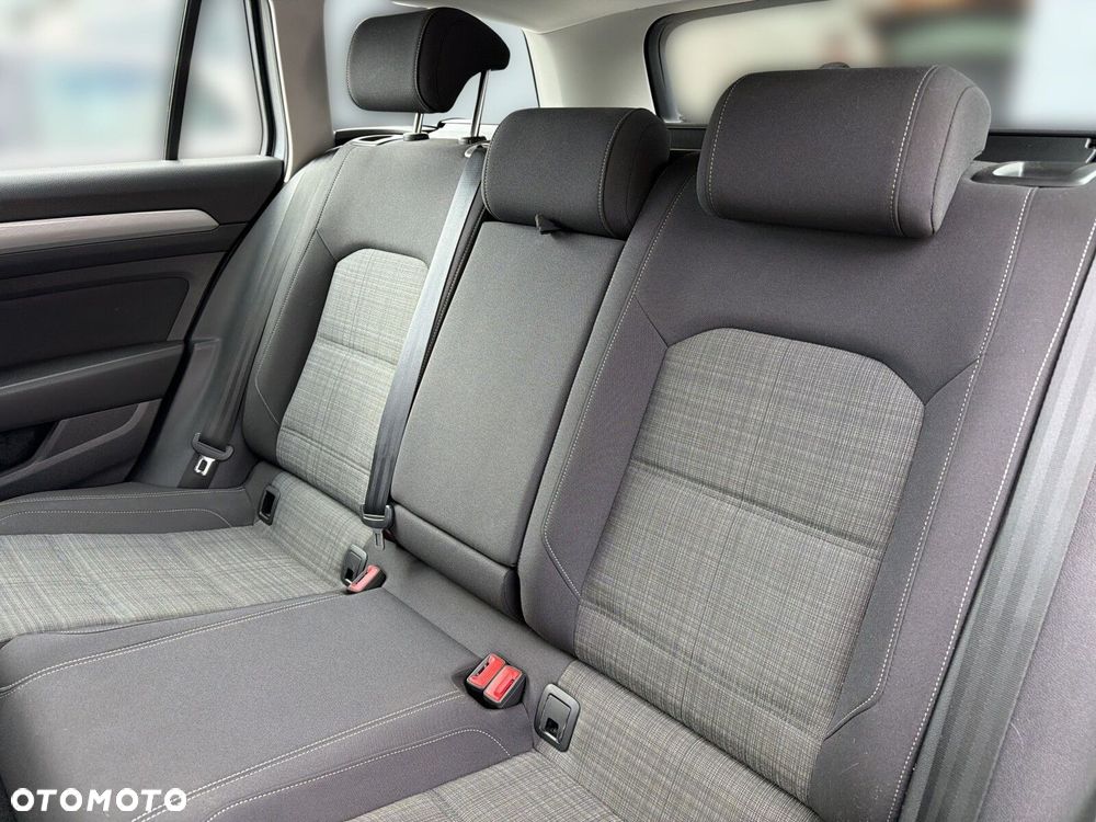Volkswagen Passat - 18