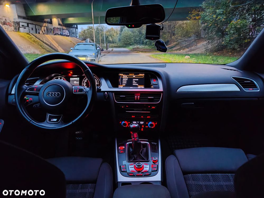 Audi A4 Avant - 12