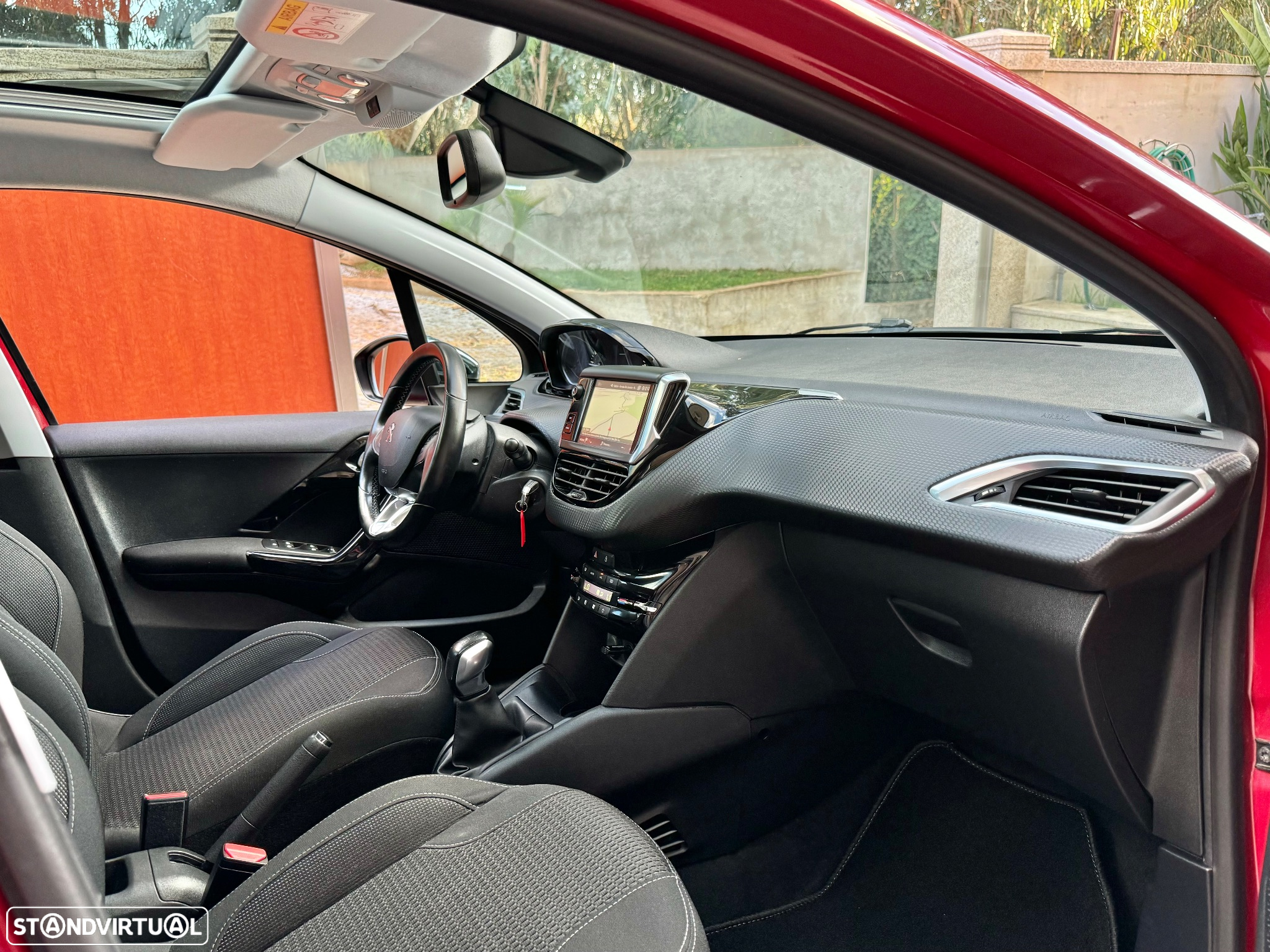 Peugeot 208 PureTech 82 Stop & Start Signature - 26