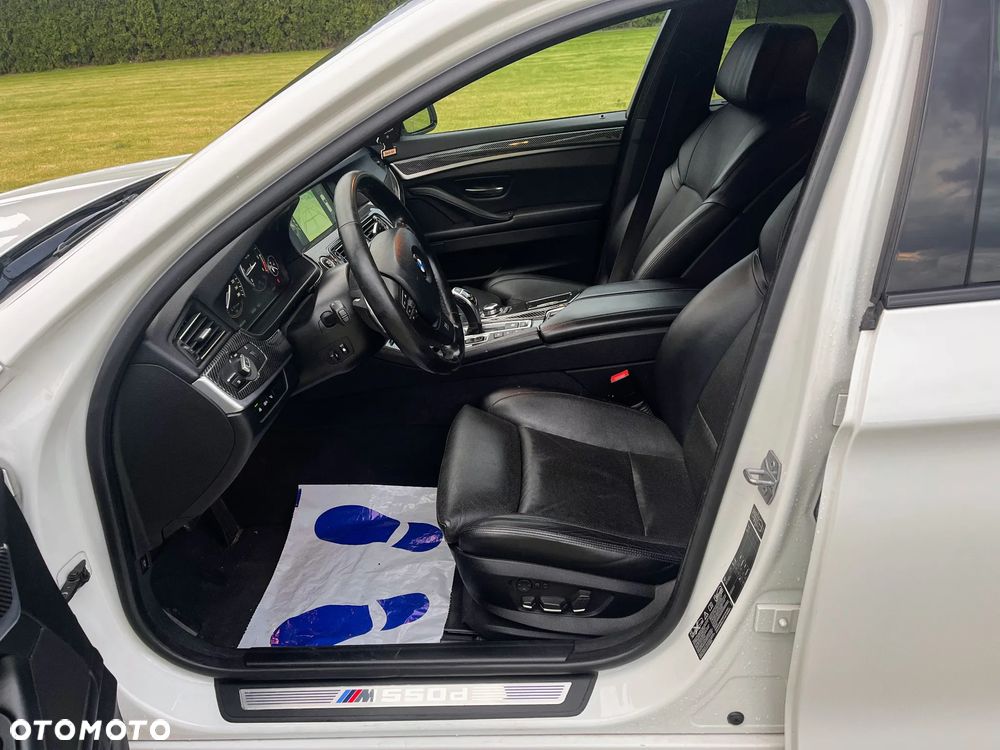 BMW Seria 5 M550d xDrive - 17