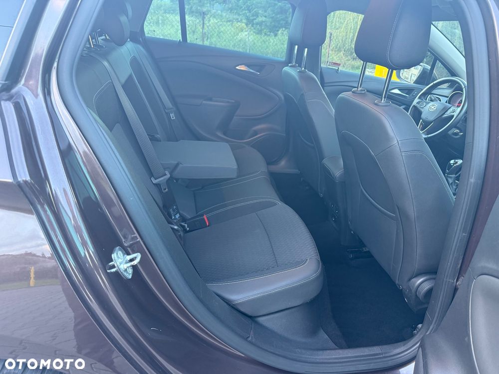 Opel Astra 1.4 Turbo Business - 19