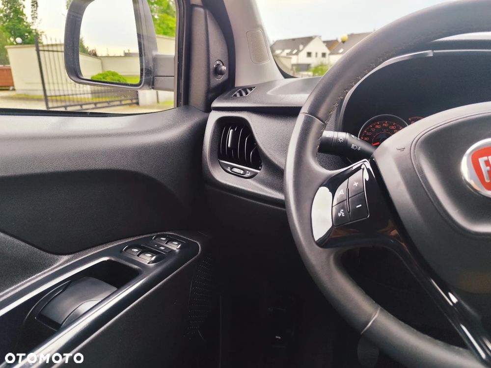 Fiat Doblo 1.4 T-Jet 16V Emotion - 21
