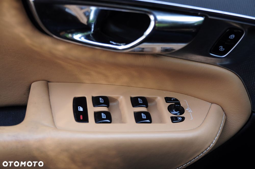 Volvo XC 90 D5 AWD Inscription 7os - 13