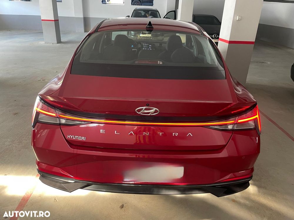 Hyundai Elantra 1.6 l 123 CP 6MT Highway - 8