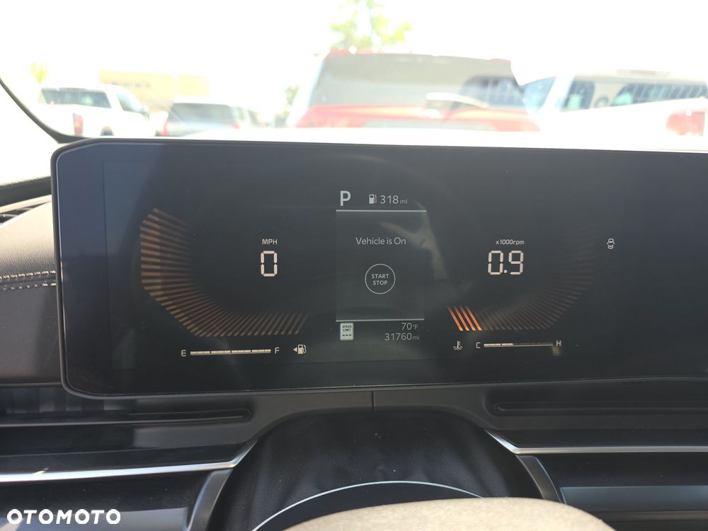 Kia Carnival - 9