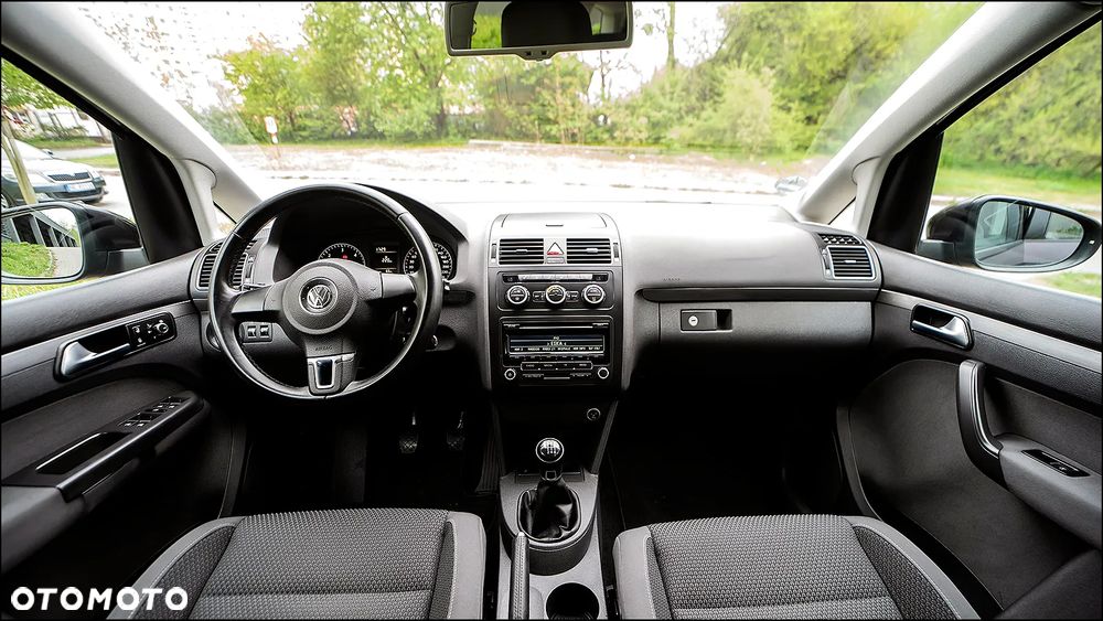 Volkswagen Touran - 19