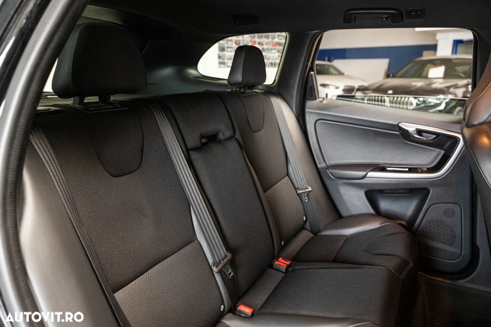 Volvo XC 60 D3 Geartronic Momentum - 8