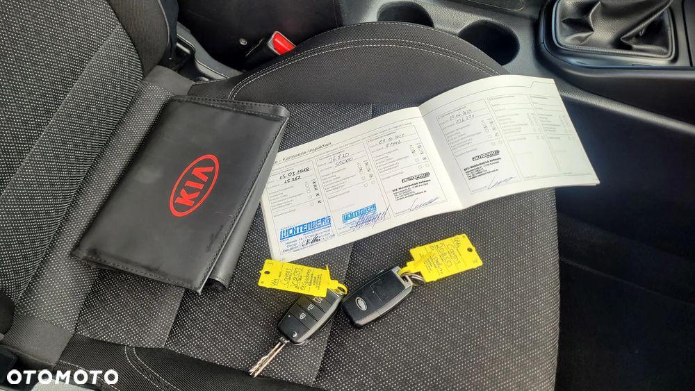 Kia Carens 1.7 CRDi 141 Dream Team Edition - 22