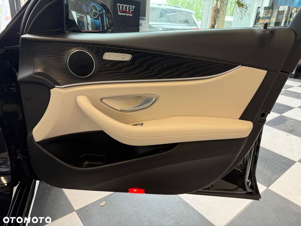 Mercedes-Benz Klasa E - 15