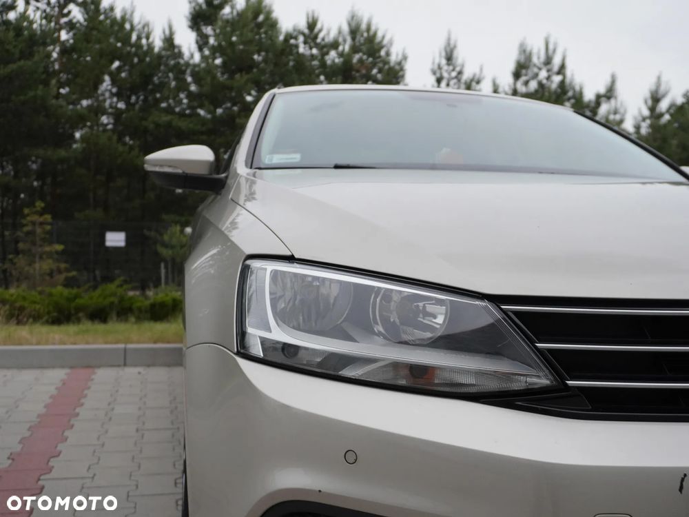 Volkswagen Jetta 2.0 TDI DPF BMT Comfortline - 2