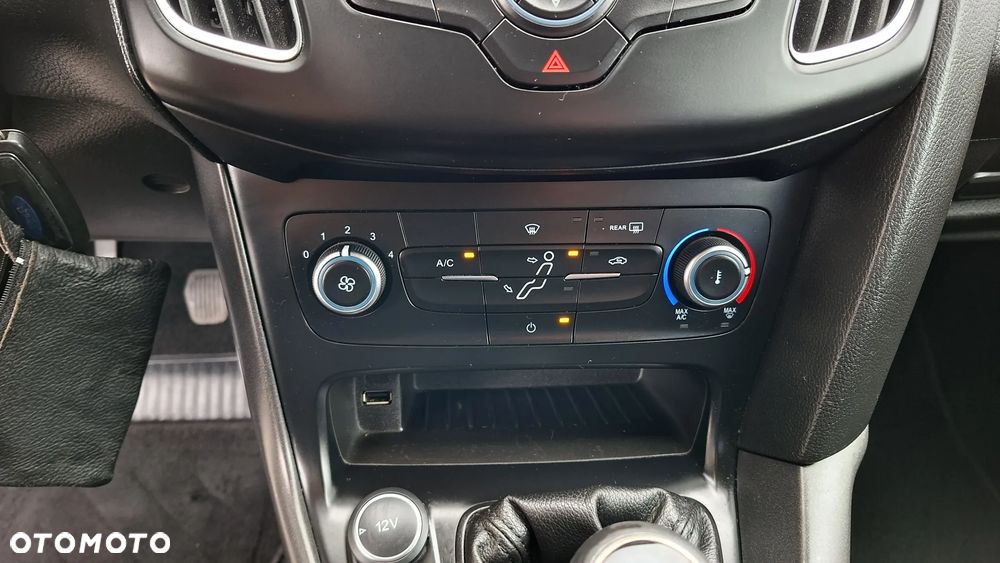 Ford Focus 1.0 EcoBoost Trend - 37