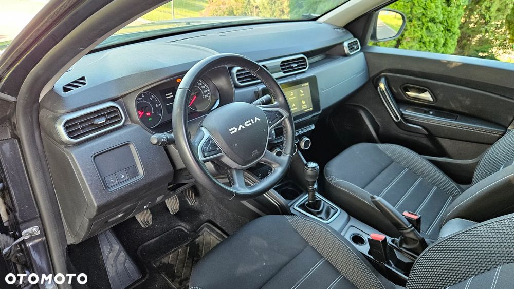 Dacia Duster TCe 100 2WD Celebration - 24