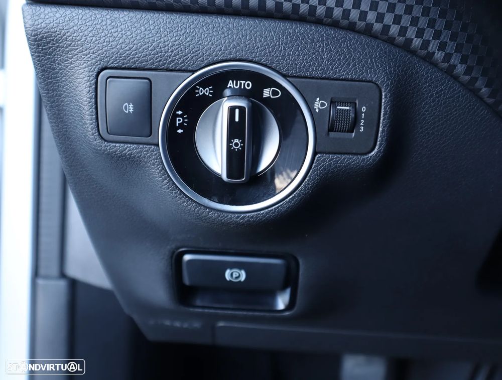 Mercedes-Benz A 180 d Urban - 37