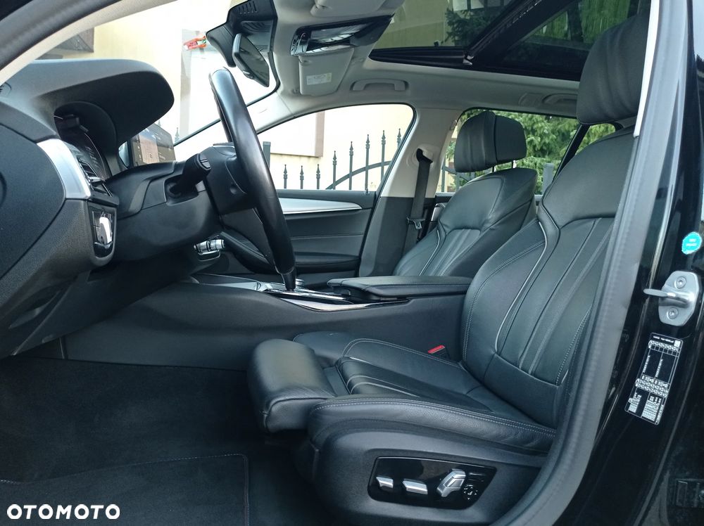 BMW Seria 5 520d Luxury Line sport - 27