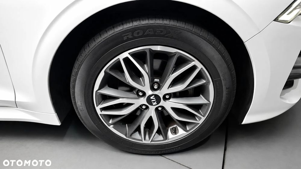 Kia K5 - 4