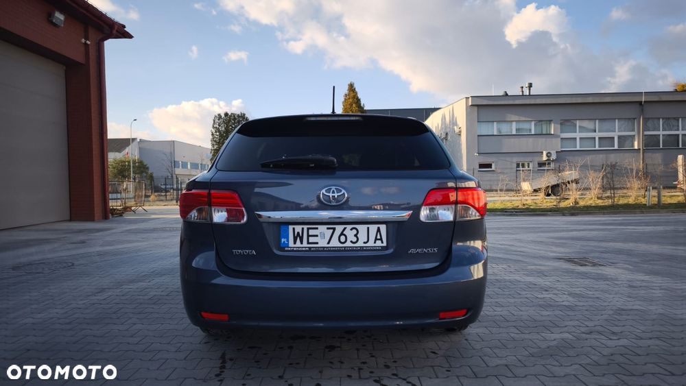 Toyota Avensis 1.8 Style - 5