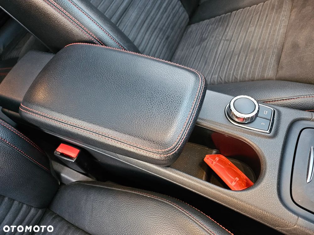 Mercedes-Benz CLA - 11