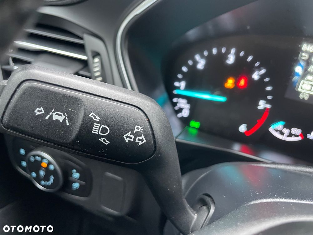 Ford Focus 1.5 TDCi SYNC Edition - 16