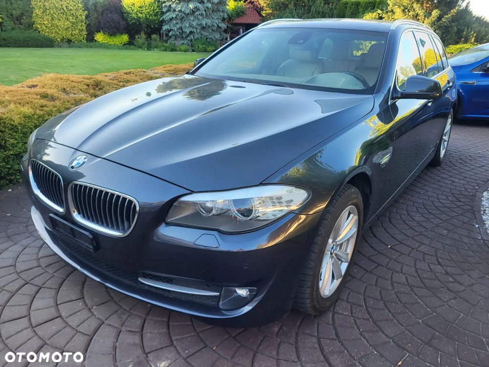 BMW Seria 5 525d - 39