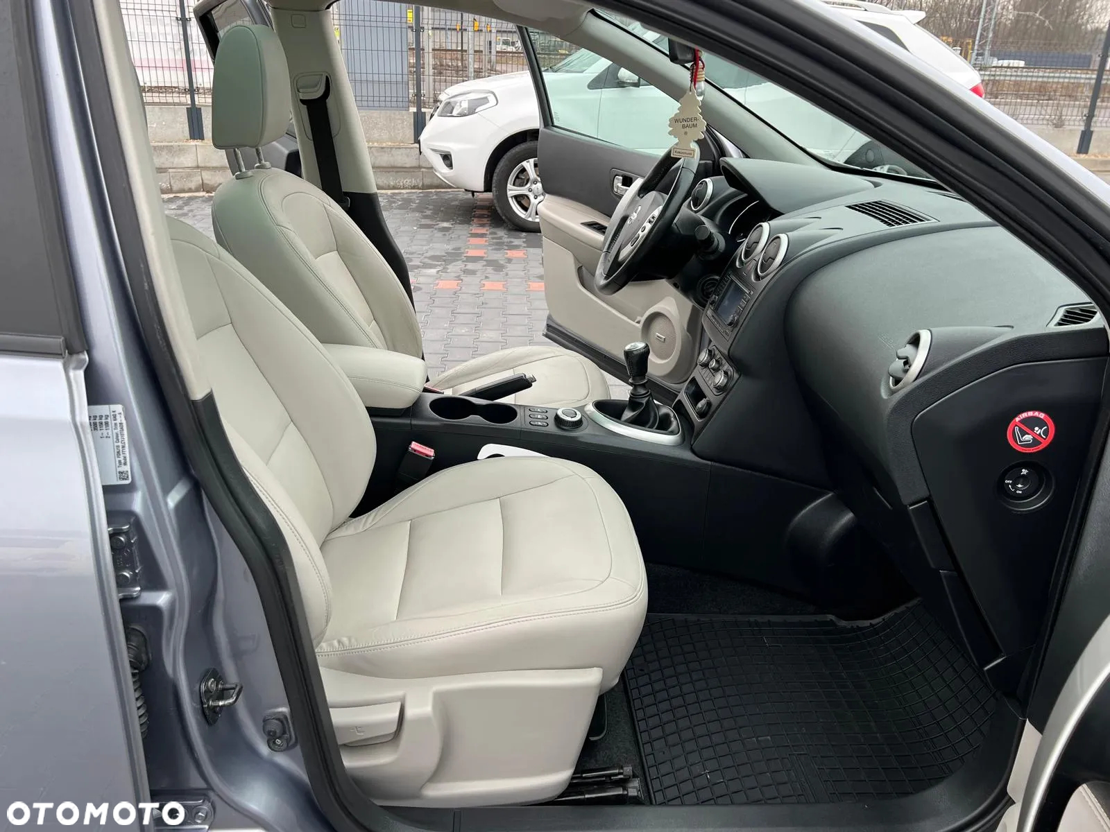 Nissan Qashqai 2.0 dCi 4 x 4 DPF tekna - 9