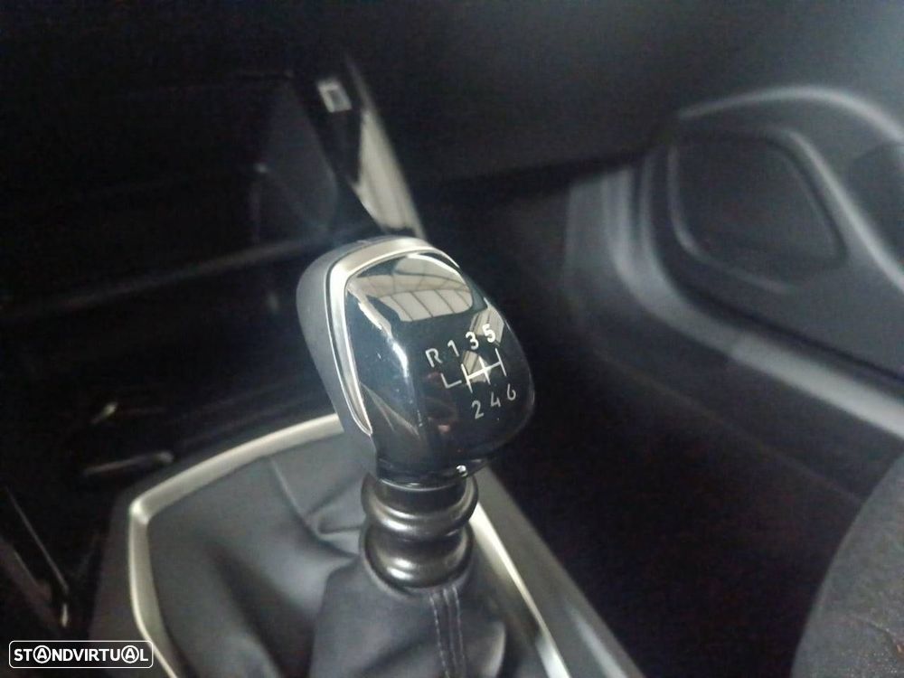 Peugeot 2008 1.2 Style - 19