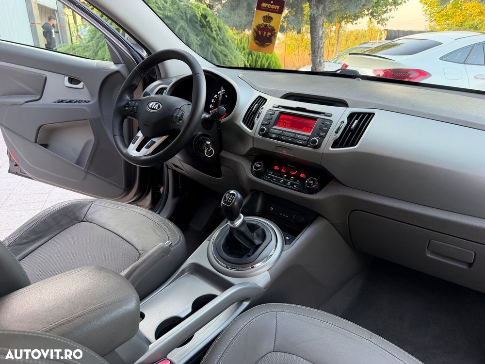 Kia Sportage 2.0 DSL MT 4x4 PREMIUM - 27