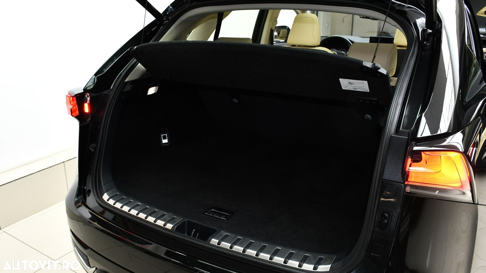 Lexus Seria NX 300h AWD Luxury - 27