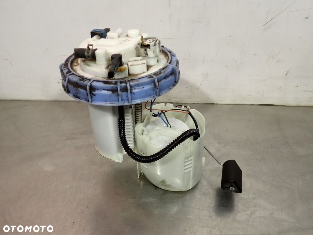 POMPA PALIWA TOYOTA COROLLA E15 - 1