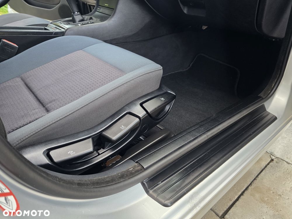 BMW Seria 3 - 32