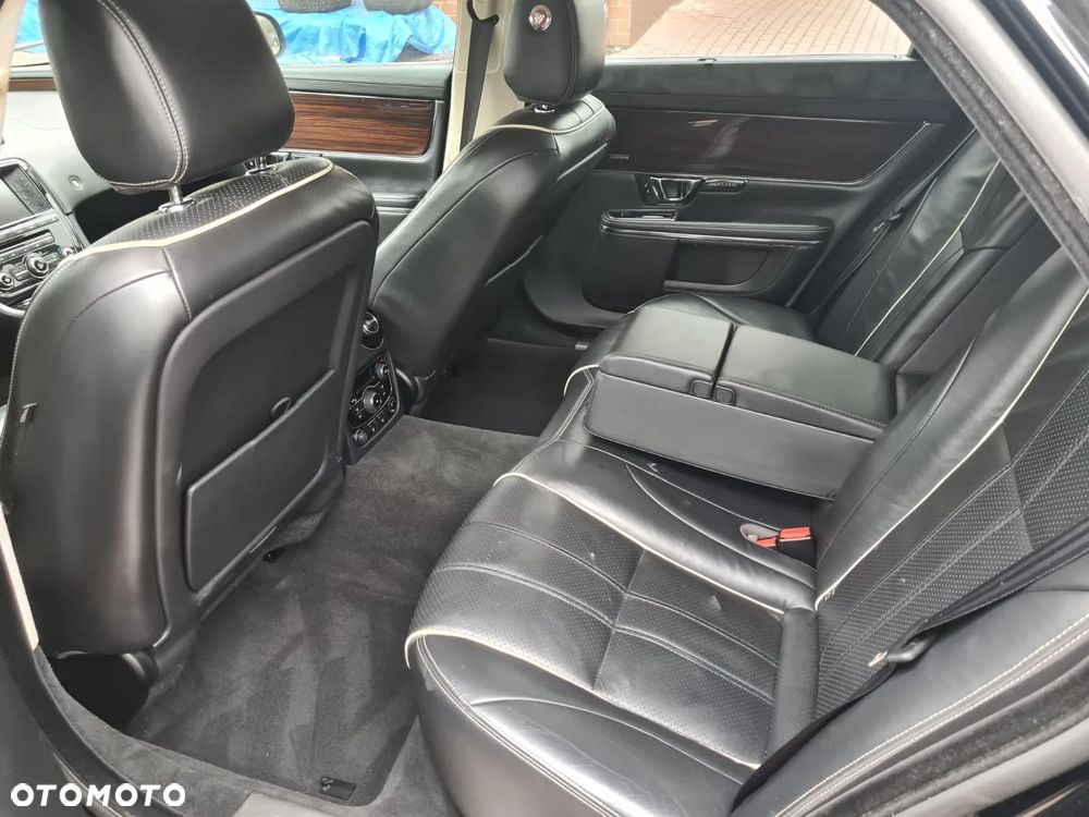 Jaguar XJ 3.0 T LWB Portfolio - 7