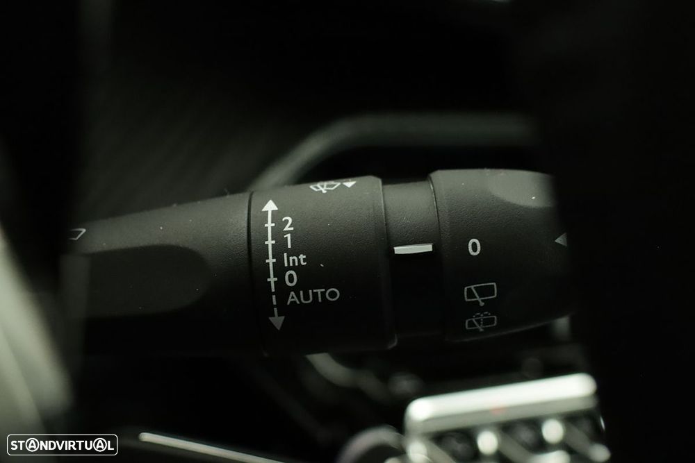 Peugeot 2008 1.2 PureTech Allure - 19