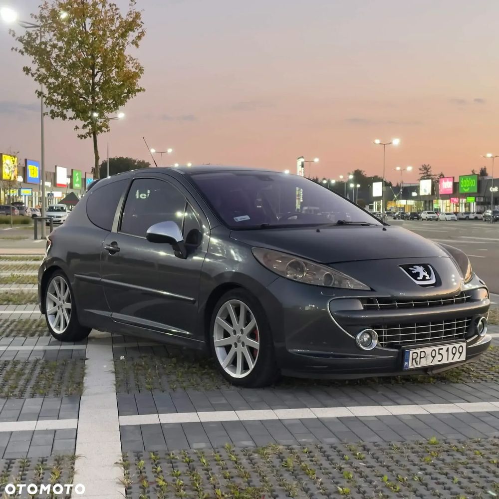 Peugeot 207 - 1