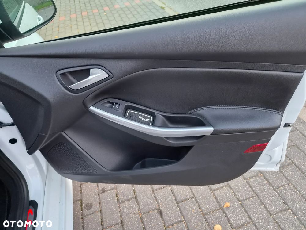 Ford Focus 2.0 EcoBoost ST mit Leder-Sport-Paket - 16