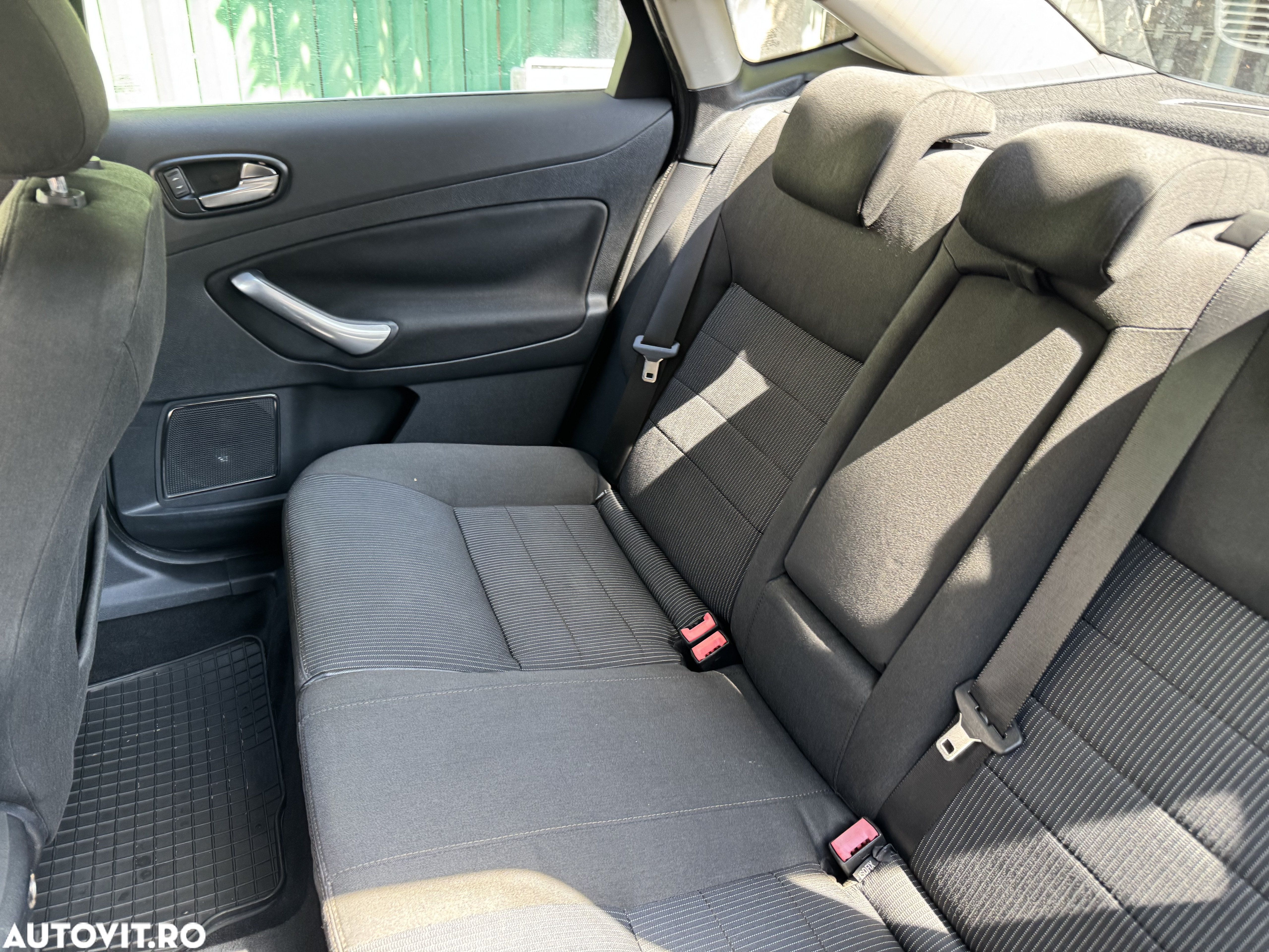 Ford Mondeo 2.0 TDCi Ghia X - 12