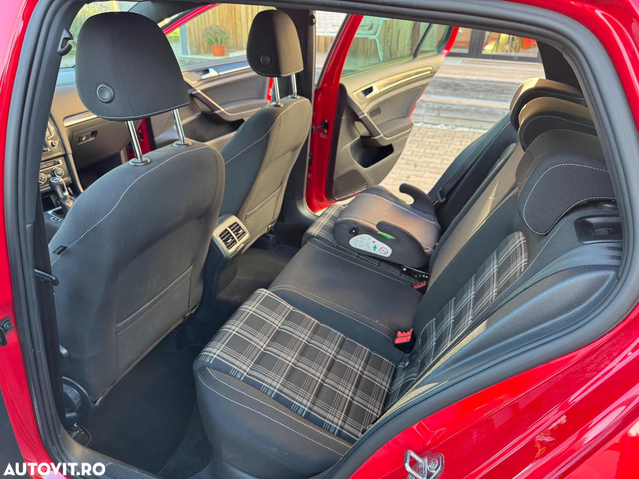 Volkswagen Golf 2.0 TDI DPF BMT GTD - 24