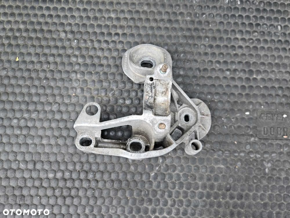 Łapa Mocowanie 8E0199351K 8E0199352K Wspornik Silnika Podpora Poduszki Drażka 2.7 3.0 TDI 3.2 FSI Audi A4 B7 Seat Exeo - 5