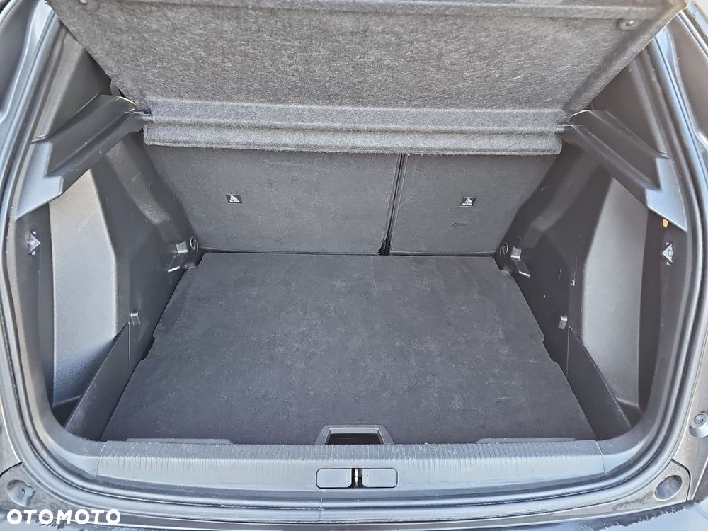 Peugeot 2008 PureTech 130 Allure S&S EAT8 - 32