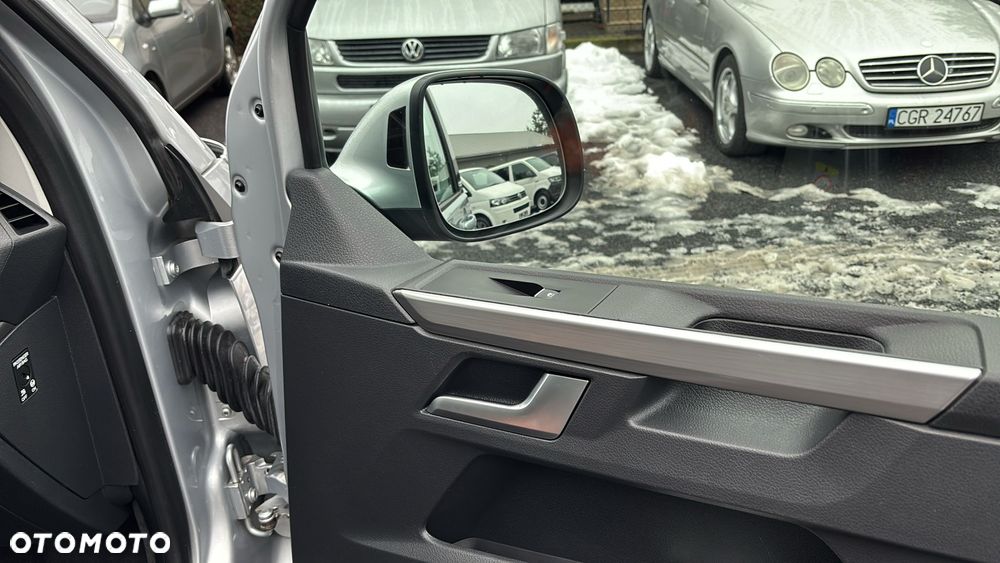 Volkswagen Multivan - 17