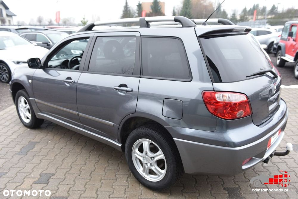 Mitsubishi Outlander - 8