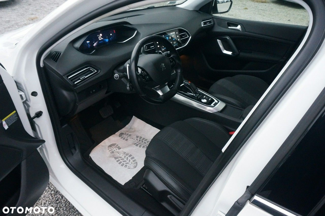 Peugeot 308 1.5 BlueHDi Allure Pack S&S EAT8 - 19