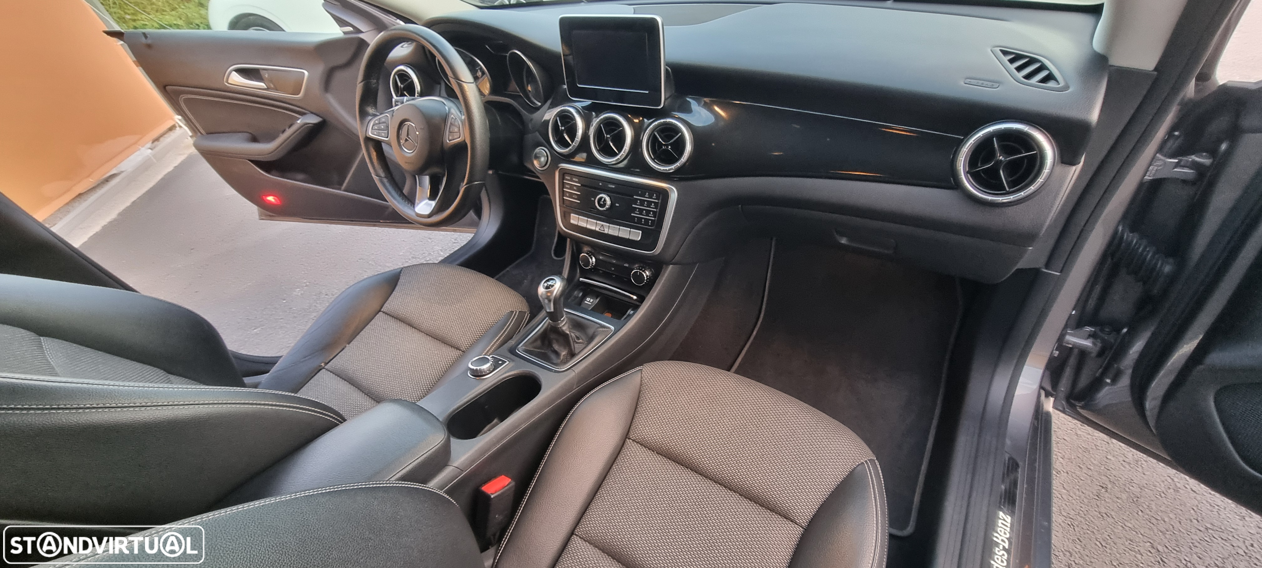 Mercedes-Benz CLA 180 d Shooting Brake Fleet Pack Plus - 15