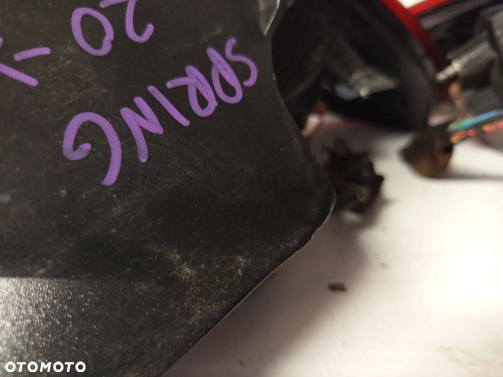 LAMPA TYLNA LEWA LUB PRAWA DACIA SPRING 20- - 7