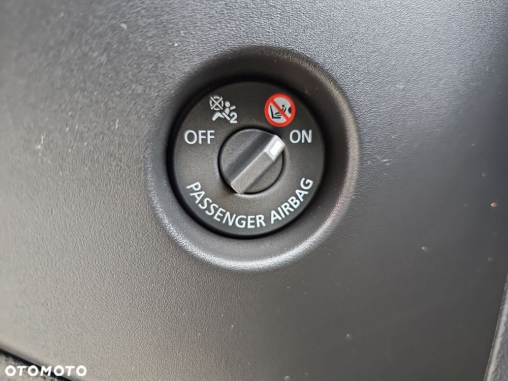 Renault Clio - 25
