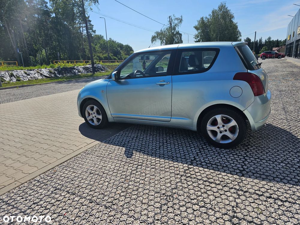 Suzuki Swift 1.3 DDiS 16v GLX - 20