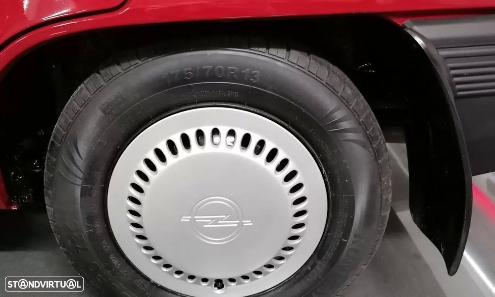 Opel Kadett 1.3 LS - 18