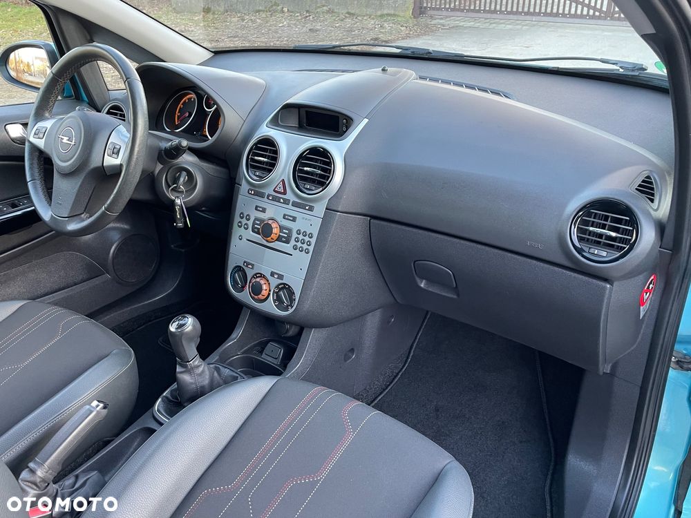 Opel Corsa 1.4 16V 150 Jahre - 12